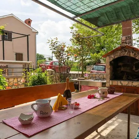 بيت للعطل House Papinka *